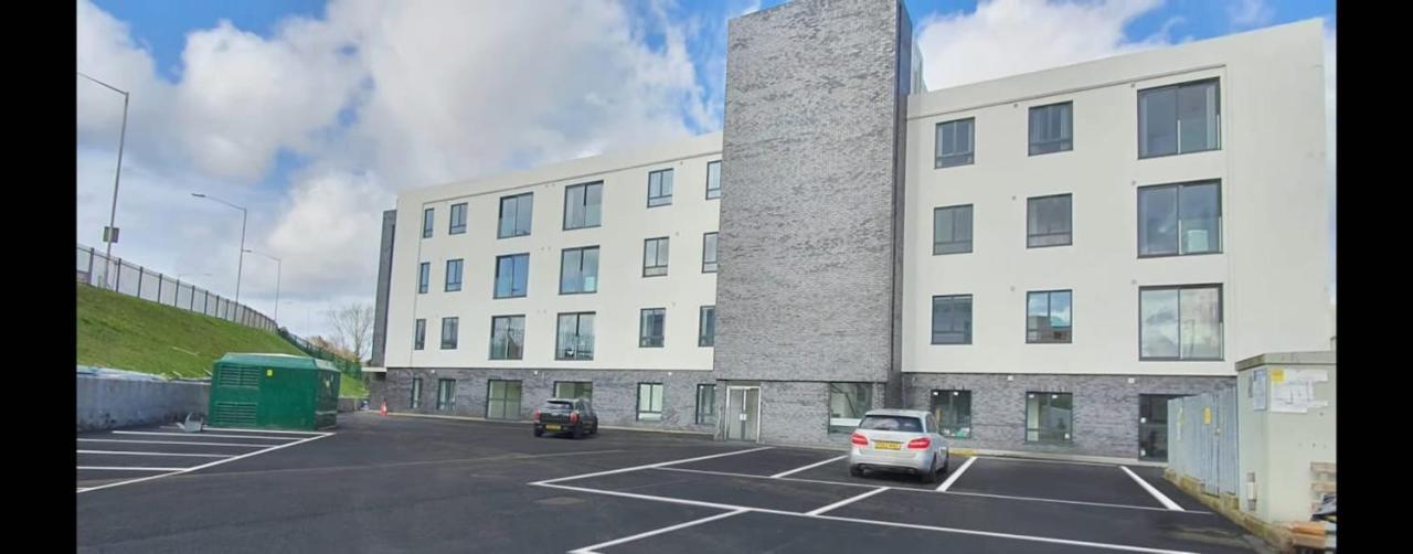 Salt Hill Windsor Legoland Eton Heathrow Luxury 2 Bed 1 Bath Free Parking Apartment Slough Exterior photo